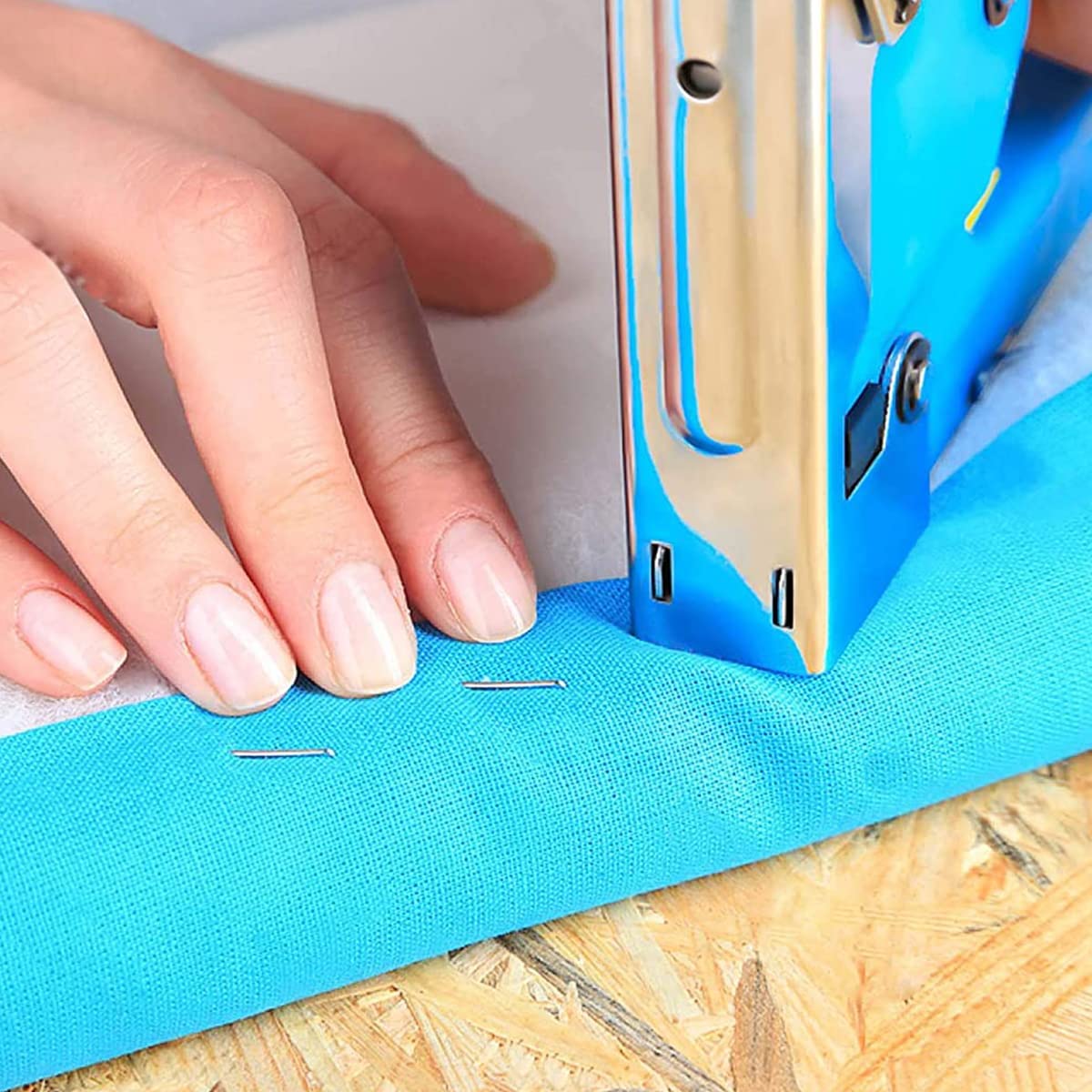 Heavy Duty Staple Gun, 3 in 1 Heavy Duty Stapler Staple Gun with Stapler Remover and 2100Pcs Staples, Tracker Machine with Pins Staple and Nail Gun for Wood Furniture Woodworking SofaSeat Cover Repair