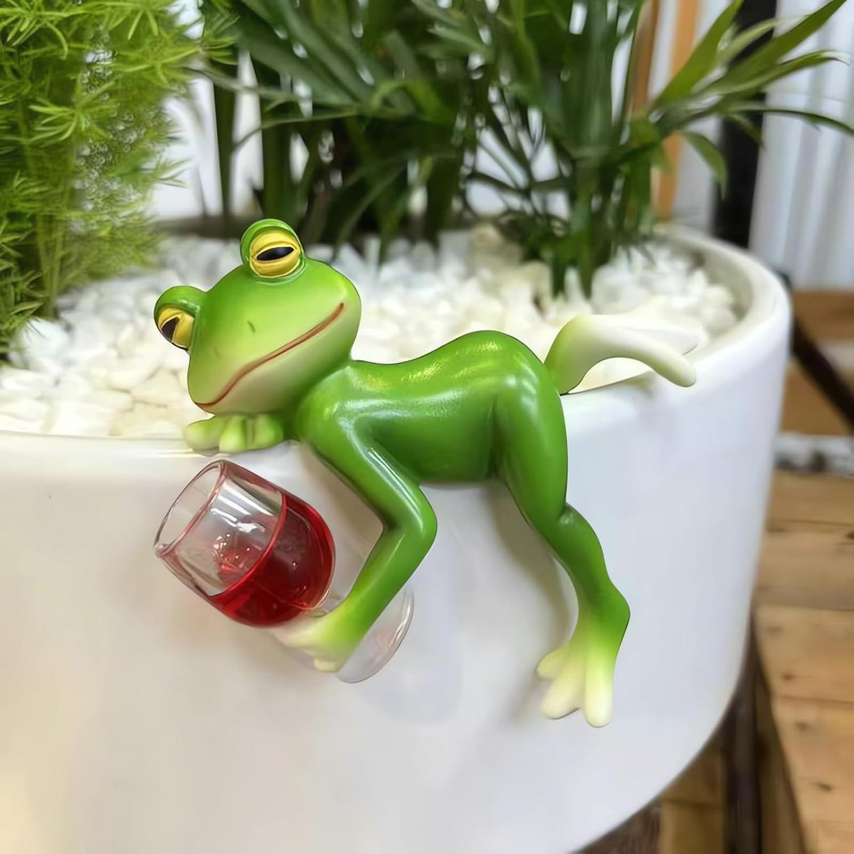 HASTHIP Resin Frog Decor for Planters and Fish Tanks featuring Hangable Design 2.36 in Green Figurine
