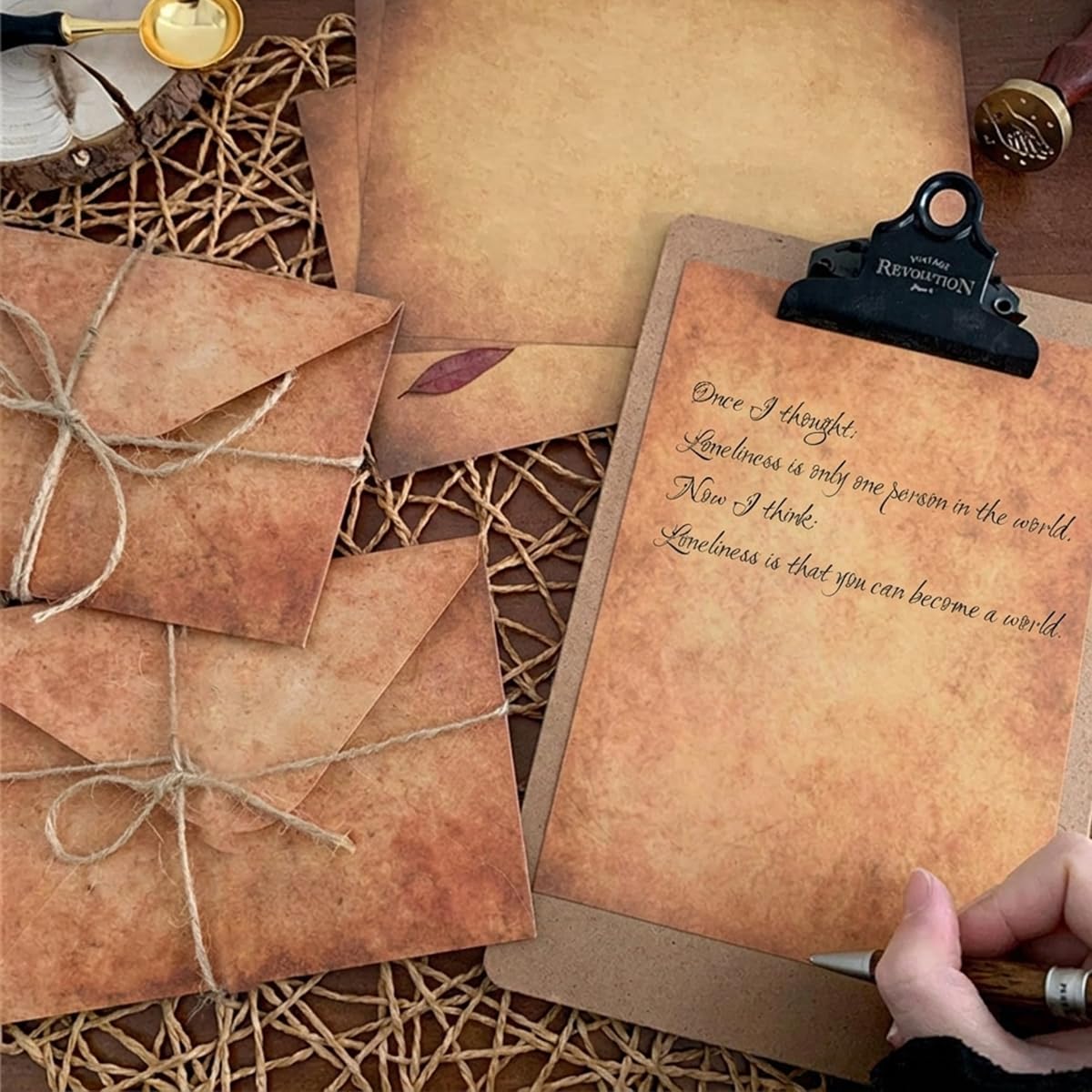 HASTHIP Vintage Letter Paper Set with 30 Double-Sided Sheets and 18 Matching Envelopes