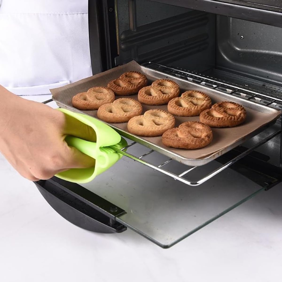 HASTHIP Air Fryer Disposable Paper Liners 100pcs for Easy Cooking with 6.3in Round Shape | Non Stick Waterproof Parchment