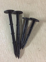 HASTHIP® 100 Pcs 11cm Plastic Landscape Staples, UV-Resistant Anti-Corrosion Garden Pegs for Securing Fabric, Ground Cover, Netting, Drip Irrigation - Barbed Design, Easy Installation