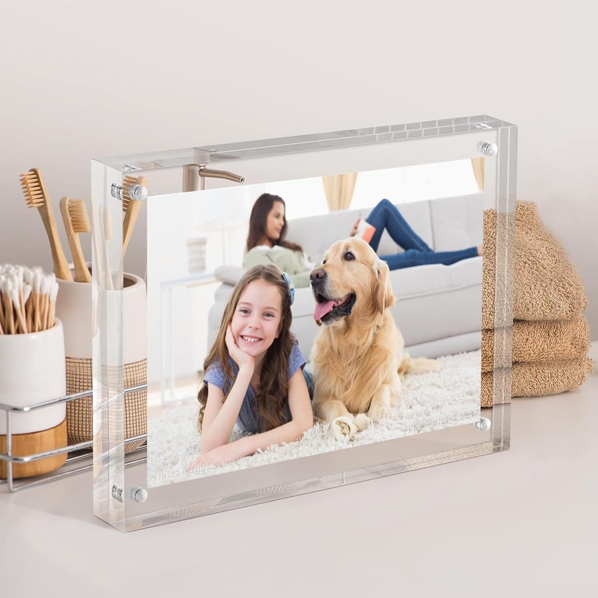 HASTHIP Acrylic Picture Frame 4x6 Inches for Desk Display with Magnetic Double Sided Design