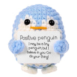 HASTHIP® Kit de Crochet Pingüino Hecho a Mano,Decoración de Escritorio Amigurumi,Regalo Positivo con Tarjeta Motivacional Soporte Emocional para Alivio Ansiedad y Decoración del Hogar