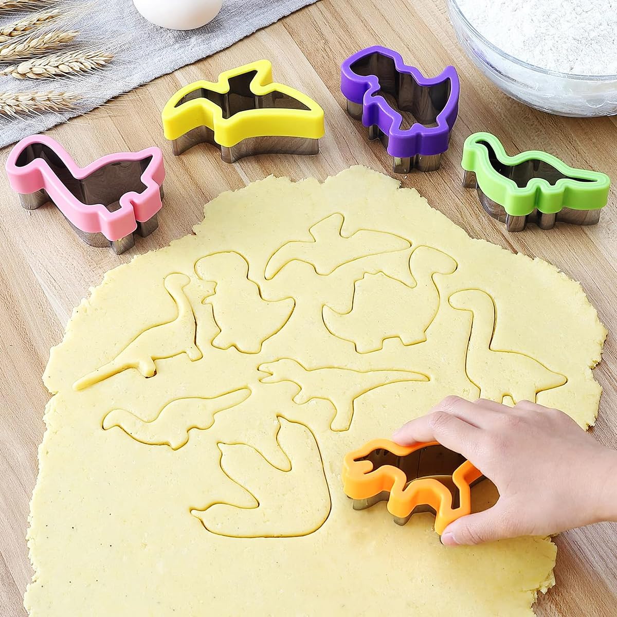 8Pcs Dinosaur Cookie Cutters Set Stainless Steel Cookie Cutter Mold Fruit Slice Mold Cake Molds for DIY, Kitchen, Baking, Kids Dinosaur Theme Birthday Party Supplies Favors