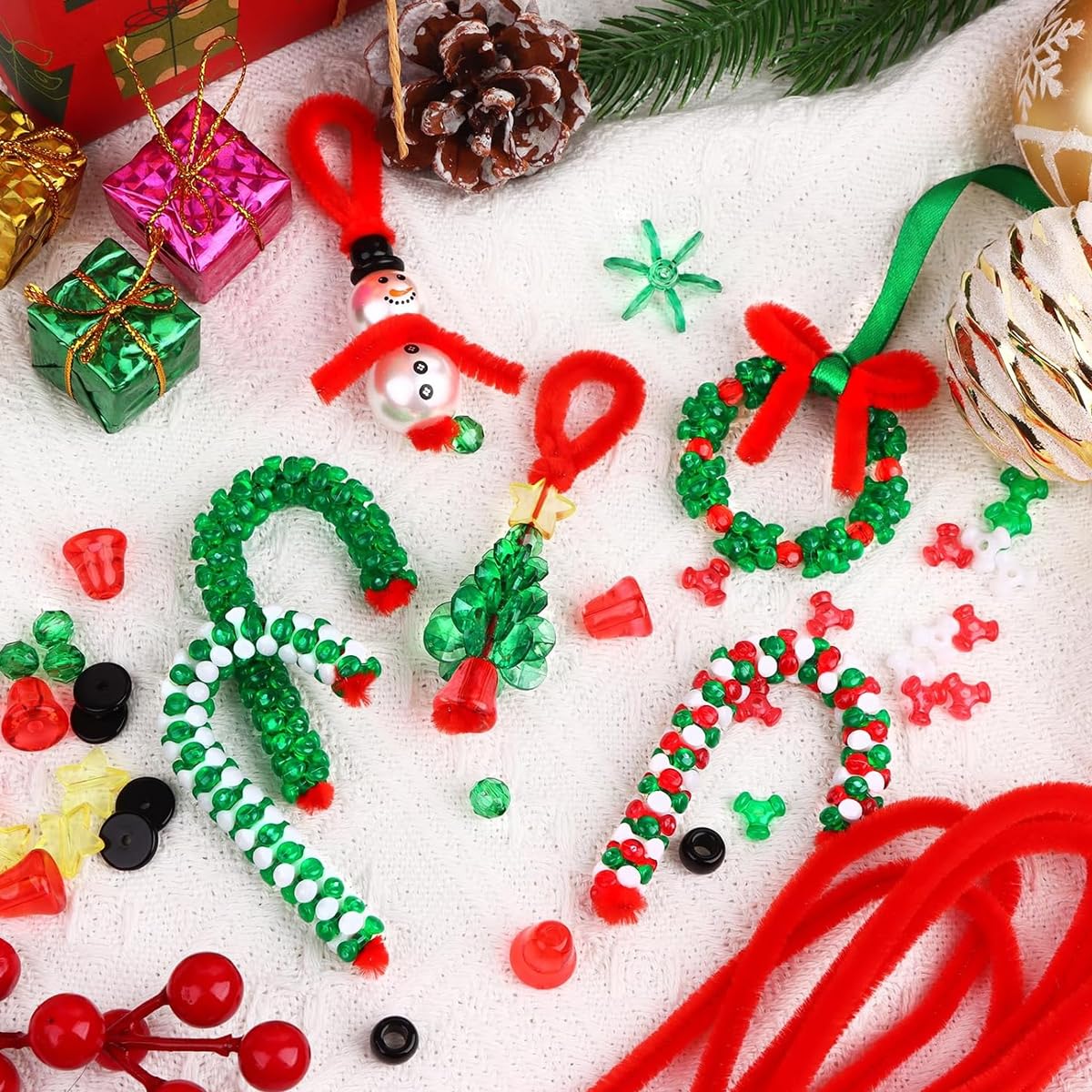 HASTHIP 40-Piece Christmas Beaded Ornament Craft Kit with Step-by-Step Guide for Group DIY