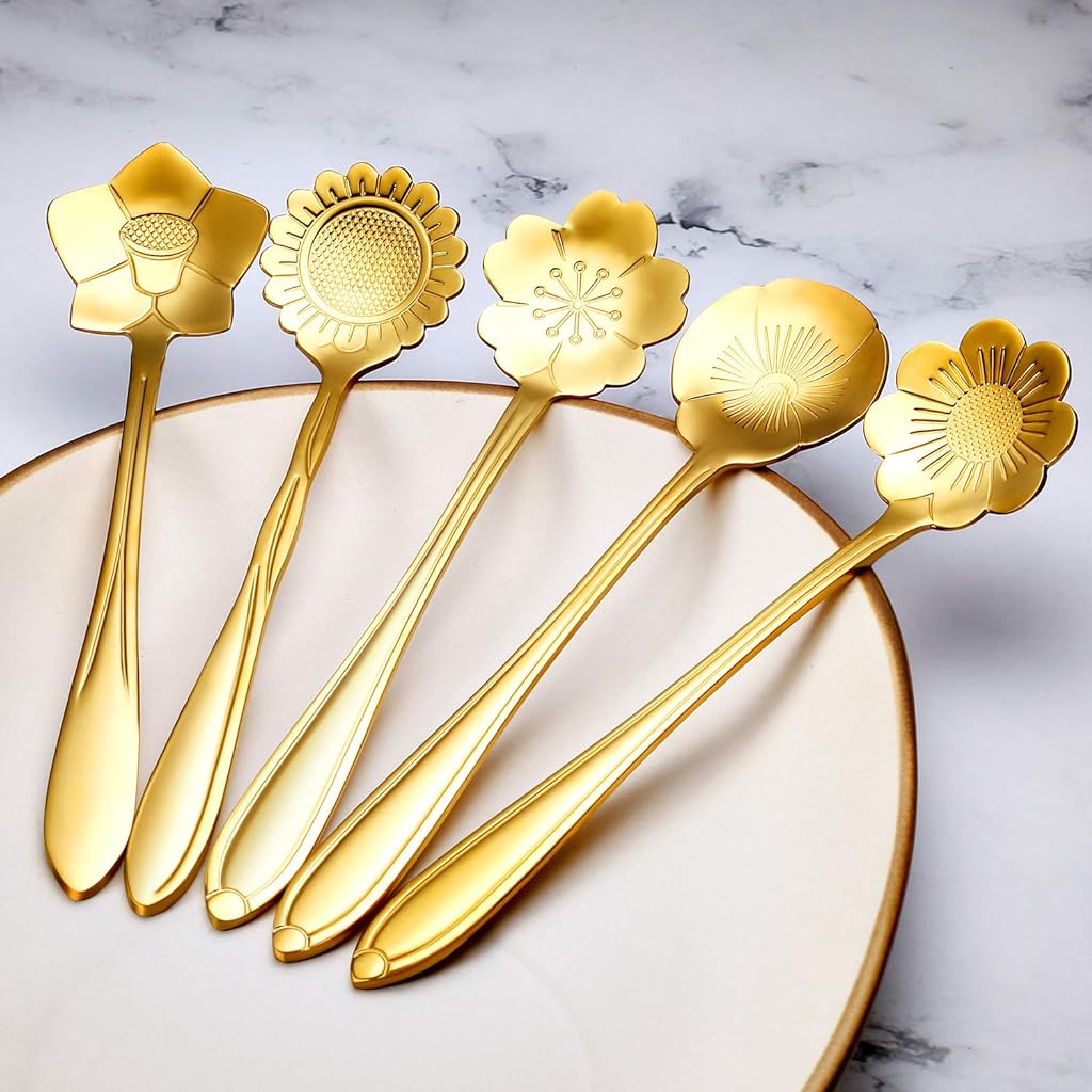 8 Pieces Flower Spoon Coffee Teaspoon Set, 410 Stainless Steel Tableware, Reusable Sugar Spoon Tea Spoon Stir Bar Spoon Stirring Spoon, 8 Different Patterns (Golden)