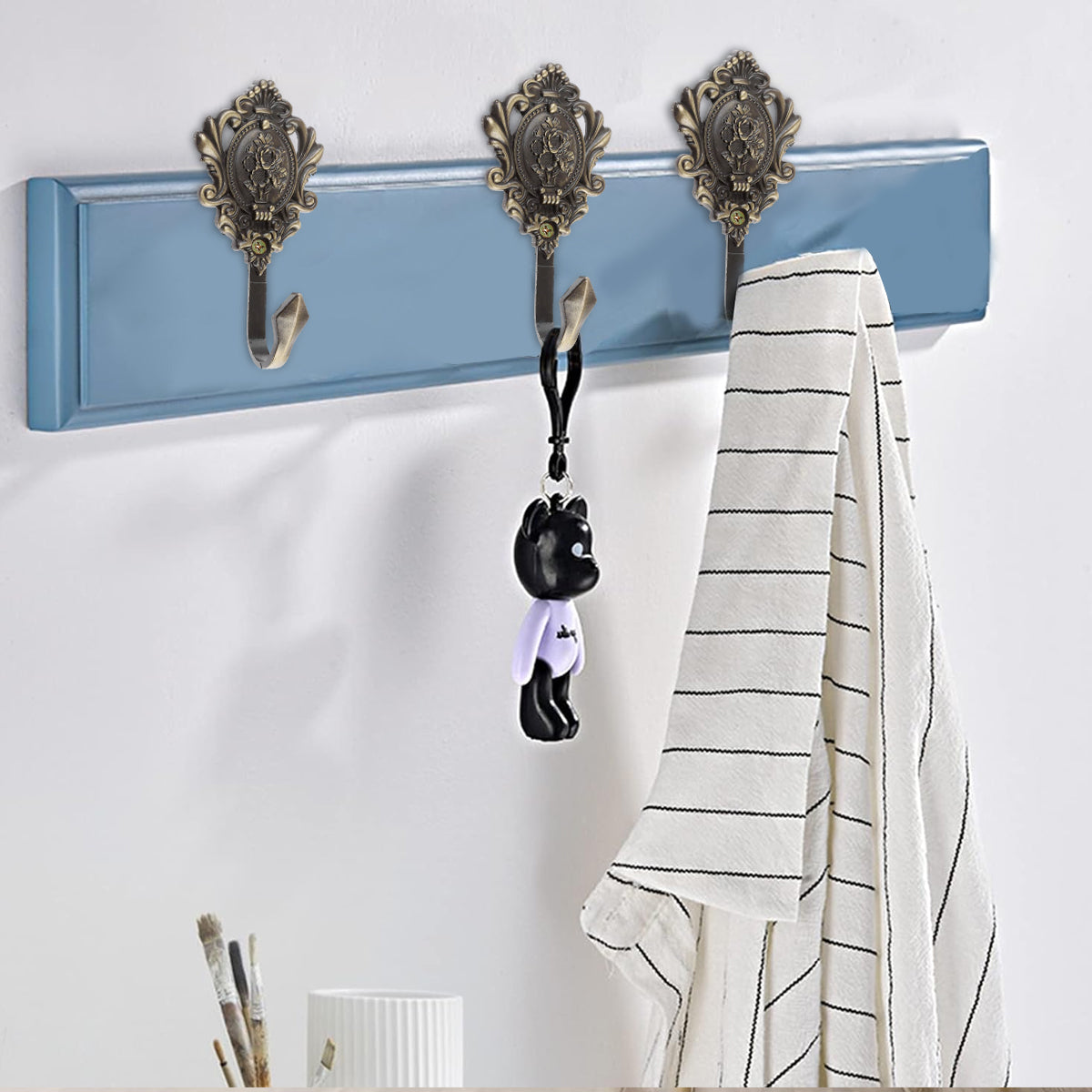 HASTHIP® 2Pcs Vintage Zinc Alloy Wall Hooks, Decorative Carved Design, Multipurpose Hooks, Used to Hang Clothes, Bags, Coats, Curtain Hold Backs and Keys (Antique Cyan)